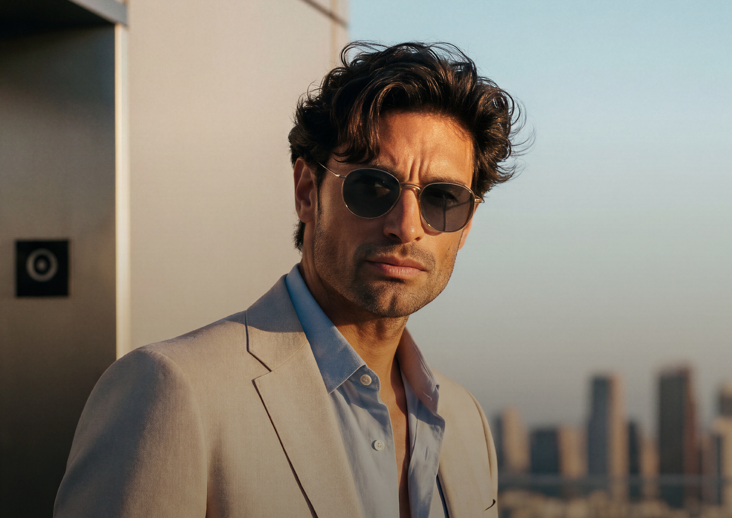 Man wearing Neochromes One lenses